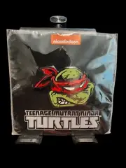 Loot Crate Exclusive - Teenage Mutant Ninja Turtles [TMNT] - Raphael Pinback