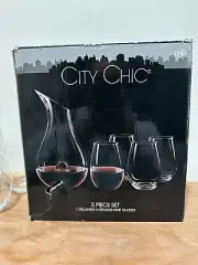 City Chic SET OF 5 - Decanter + 4 Stemless Wine Glasses - New In Box