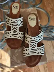 New Sofft Wedge Shoes, Color Gold, Size 8.5M