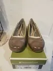 Womens NATURALIZER SHOES Size 9. Incredibly Comfortable.