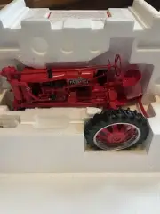 Farmall F-20 Tractor Franklin Mint 1/12 Scale Red NIB
