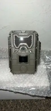 Bushnell Trophy Cam HD 20MP No Glow Black Game Camera 119876c MINT CONDITION