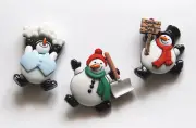 Roly Poly Snowmen Buttons / Dress It Up Christmas # 7493 / 3 Winter Snowmen