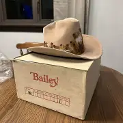 Brand New Bailey Cowboy Hat W/feathers Style 561 Size 7 1/2