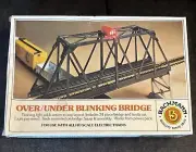 Bachmann HO Scale 1:87 Gauge 46-1222 Over Under Blinking Bridge Brand New Sealed