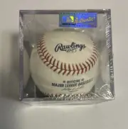 VINTAGE OFFICIAL MLB GAME BALL IN DISPLAY CASE