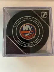 Cubed New York Islanders Official NHL Game Puck