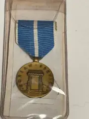 VINTAGE WWII MEDAL & RIBBON U.S. OCCUPATION SERVICE