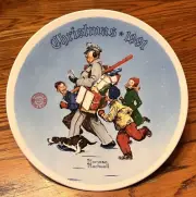 1991 Knowles Norman Rockwell “Santa's Helper” W/COA NIB FREE SHIPPING.