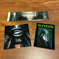 在飛比找蝦皮購物優惠-Supreme HR Giger box logo stic