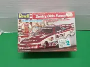 Revell Bruce Larson's Sentry Olds Funny Car Model Kit #7460 Sealed