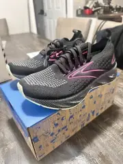 Size 6.5 - Brooks Levitate StealthFit 6 Black Pink W