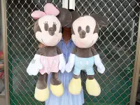 在飛比找Yahoo!奇摩拍賣優惠-婷芳小舖~超大米奇 米妮娃娃~高75公分~正版迪士尼~米老鼠