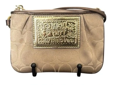 NWT Coach Poppy Rare Signature Khaki And Bronze W/ Gold LEGO Wristlet NEW w TAGS