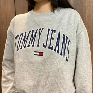 美國百分百【全新真品】Tommy Hilfiger 大學T 長袖T恤 TH 女款 刺繡 寬版 復古 灰色 BF67