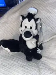 1997 Warner Bros Studio Store PEPE LE PEW Bean Bag Plush 8" Looney Tunes NWT