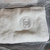 在飛比找蝦皮購物優惠-真品CHANEL全新香奈兒毛巾白色付原包裝盒子提袋可面交