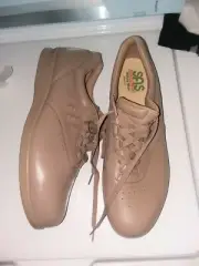 SAS Freetime Mocha Ladies Walking Shoes Size 12 Med NEW IN BOX-REDUCED