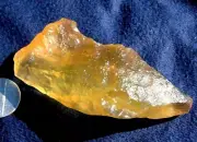 Libyan Desert Glass Meteorite Tektite impact specimen( 440 crt)prehistoric Tool