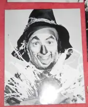 Wizard of Oz-BIRTHDAY unused card -Ray Bolger photo- as the Scarecrow
