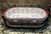 Temp-tations By Tara Old World Cranberry Baking Dish W/ Trivet, Lid, & Wire Rack