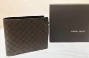 Bottega Veneta Slim Bi-Fold Wallet Unique Color-Edoardo/Nero (Sable/Black)