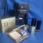 Cle de Peau Beaute in The Glow Collection Gift Set Luminizing Face Enchancer 11