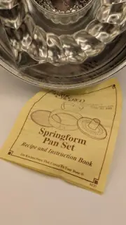 Pampered Chef Springform Pan 4 Piece Set with Heart Insert Sealed and Unused