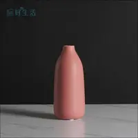 在飛比找momo購物網優惠-【hoi! 好好生活】hoi現代簡約陶瓷花瓶-豆沙紅