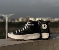 在飛比找Yahoo!奇摩拍賣優惠-Converse Run Star Hike Hi 黑 荔枝