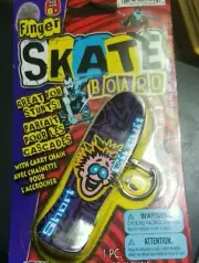 JA-RU Keychain Finger Skate Board Carry Short Circuit 3-3/4” Long