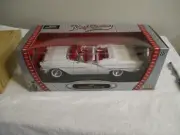 B4 Road Signature Collection 1:18 1957 Oldsmobile Super 88 White NIB