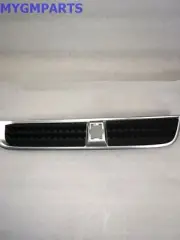 SATURN VUE PASSENGER SIDE SILVER FENDER VENT 2008-2010 NEW OEM GM 19152922