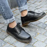 在飛比找蝦皮購物優惠-Dr-martens 黑色 SC 低幫皮靴