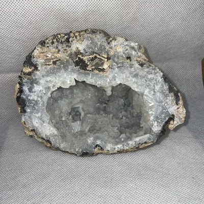 Quartz Geode 1.195 Lbs