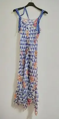 在飛比找Yahoo!奇摩拍賣優惠-ALBERTA 雪紡絲洋裝 2色  實物顏色美