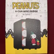 PEANUTS Snoopy Puffer Jacket Collectible Classic 4L Mini Fridge 6 Can