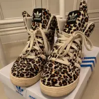 在飛比找蝦皮購物優惠-Adidas Jeremy Scott 聯名限量款