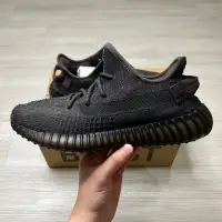 在飛比找蝦皮購物優惠-YEEZY BOOST 350 黑魂