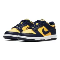 在飛比找momo購物網優惠-【NIKE 耐吉】Nike Dunk Low 密西根 女鞋 