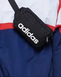 在飛比找Yahoo!奇摩拍賣優惠-Adidas Linear Core Bag 黑 白Logo