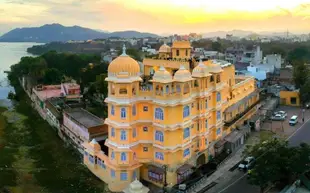 Hotel Hanuman Ghat On Lake Pichola