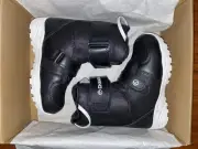 Chamonix Caden Youth Kid's Snowboard Snowboarding Boots Size 2 - Black