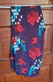 NEW LULAROE Women's TC Tall Curvy Purple Red Roses Polyester Spandex Leggings