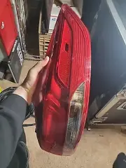 2017-2018 hyundai elantra RH outer halogen tail light assembly OEM