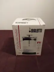 Bialetti, Manual Milk Frother Silver 3 Cup for Lattes & Cappuccinos. New.