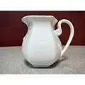 在飛比找蝦皮購物優惠-歐風簡約白色陶瓷水壺花瓶 桌面擺飾 牛奶壺 花器 傢飾