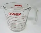 PYREX Clear Glass Measuring Cup Red Lettering Open Handle 2 Cup 1 Pint