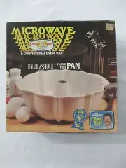 VINTAGE NORDIC WARE 12 CUP ALUMINUM FLUTED BUNDT PAN OVEN MICRO CHEF TELL SEALED