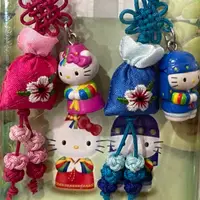 在飛比找蝦皮購物優惠-日本進口Hello Kitty韓國娃娃男女配對吊飾鑰匙圈